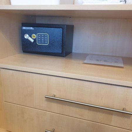 London Luxury Apartments 4 Min Walk From Ilford Station, With Free Parking Free Wifi Exteriör bild
