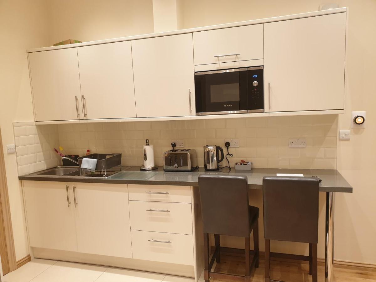 London Luxury Apartments 4 Min Walk From Ilford Station, With Free Parking Free Wifi Exteriör bild