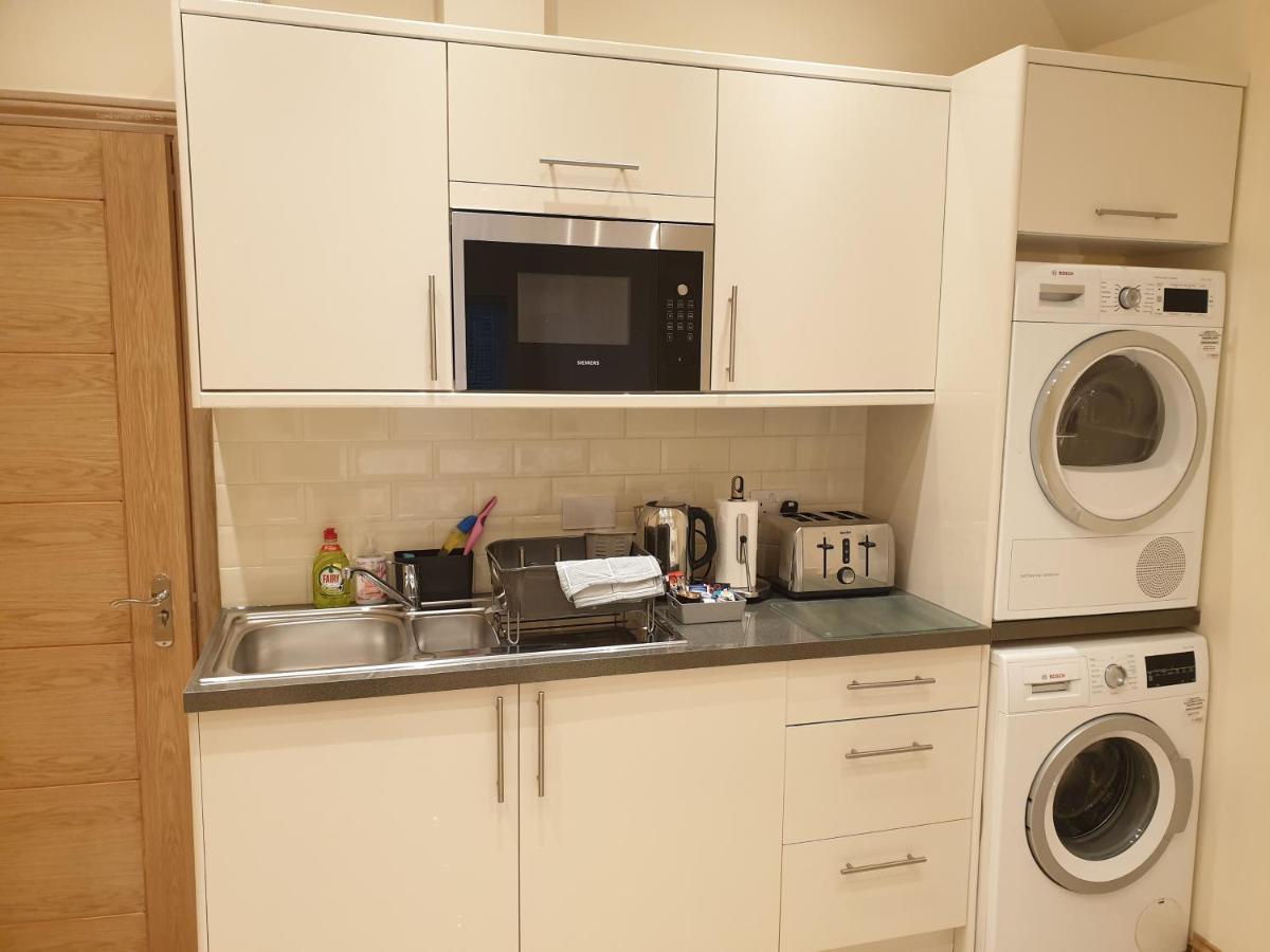 London Luxury Apartments 4 Min Walk From Ilford Station, With Free Parking Free Wifi Exteriör bild