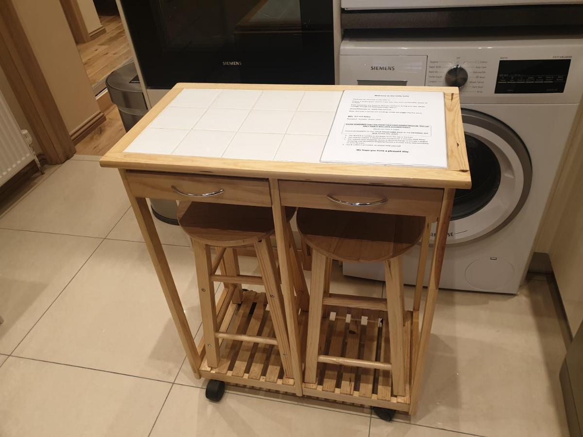 London Luxury Apartments 4 Min Walk From Ilford Station, With Free Parking Free Wifi Exteriör bild