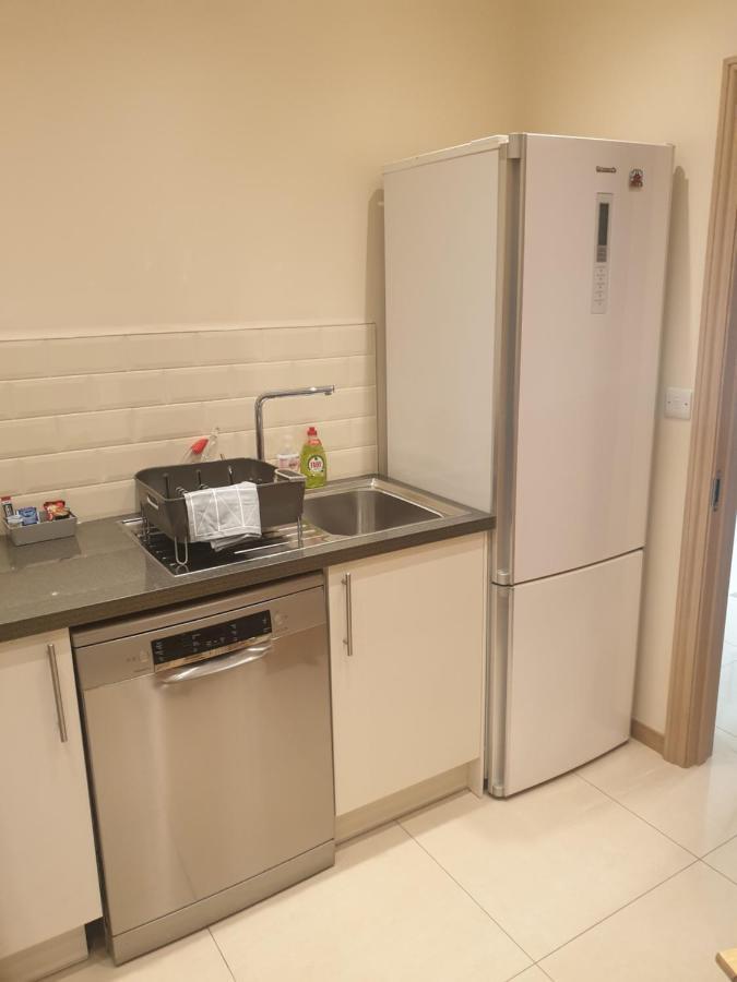 London Luxury Apartments 4 Min Walk From Ilford Station, With Free Parking Free Wifi Exteriör bild
