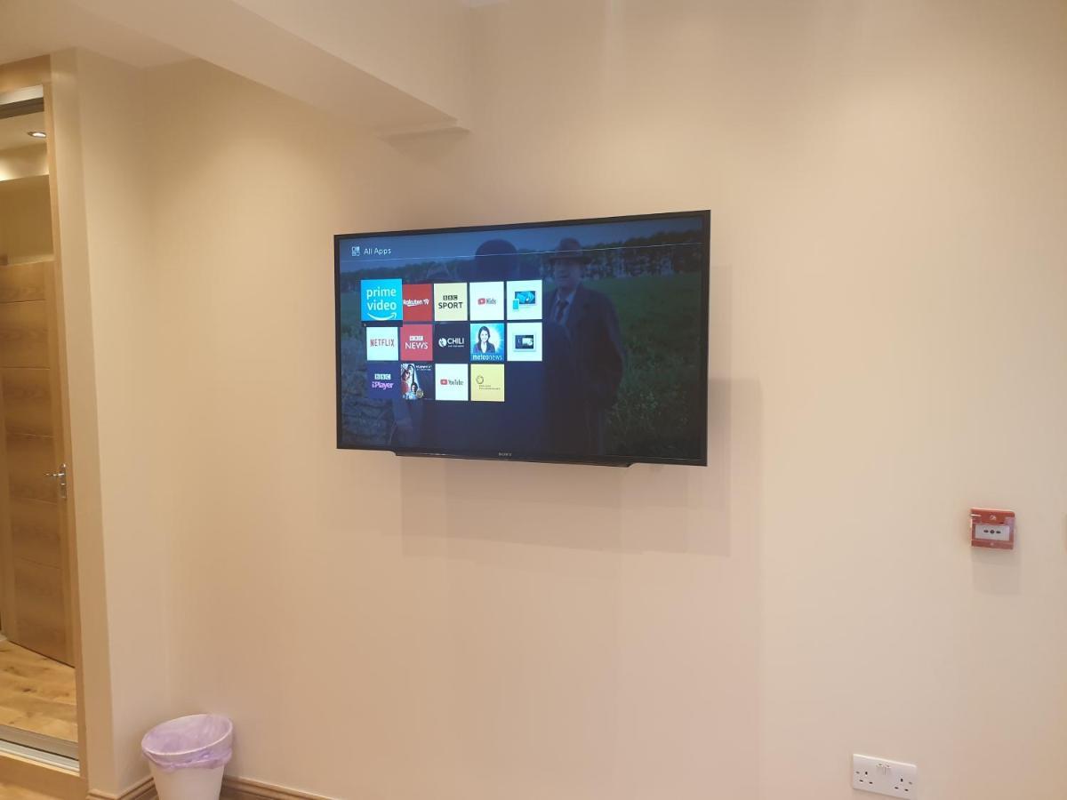 London Luxury Apartments 4 Min Walk From Ilford Station, With Free Parking Free Wifi Exteriör bild