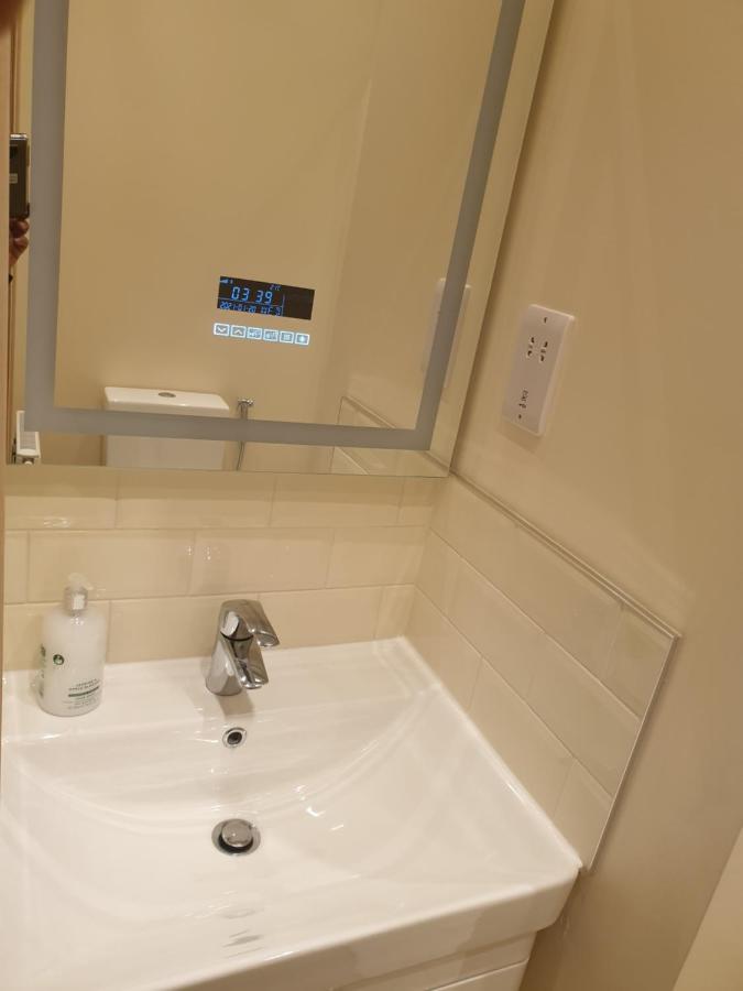London Luxury Apartments 4 Min Walk From Ilford Station, With Free Parking Free Wifi Exteriör bild