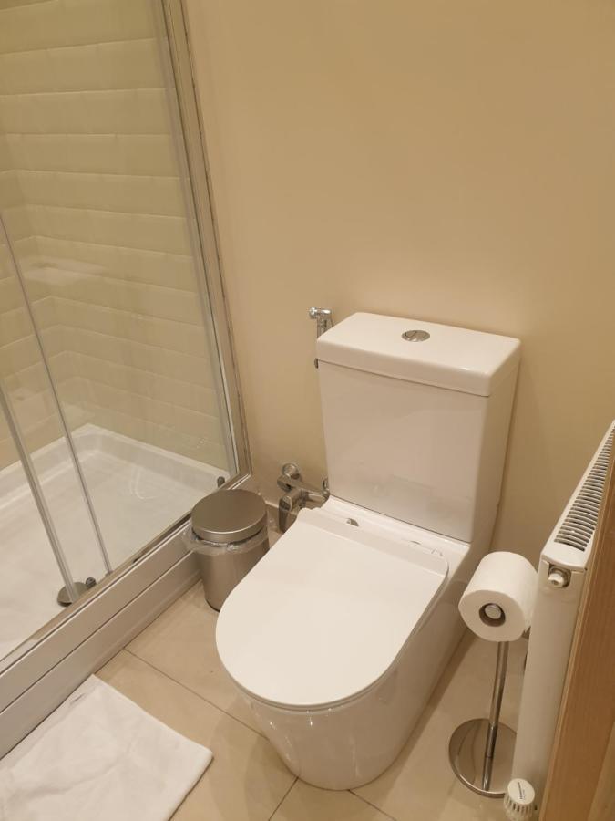 London Luxury Apartments 4 Min Walk From Ilford Station, With Free Parking Free Wifi Exteriör bild